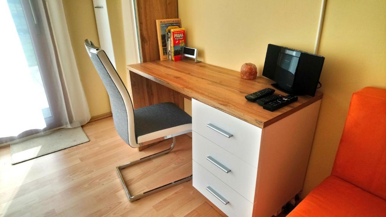 Lovely Apartment, Garden, Parking, Wifi, Netflix Prague Extérieur photo